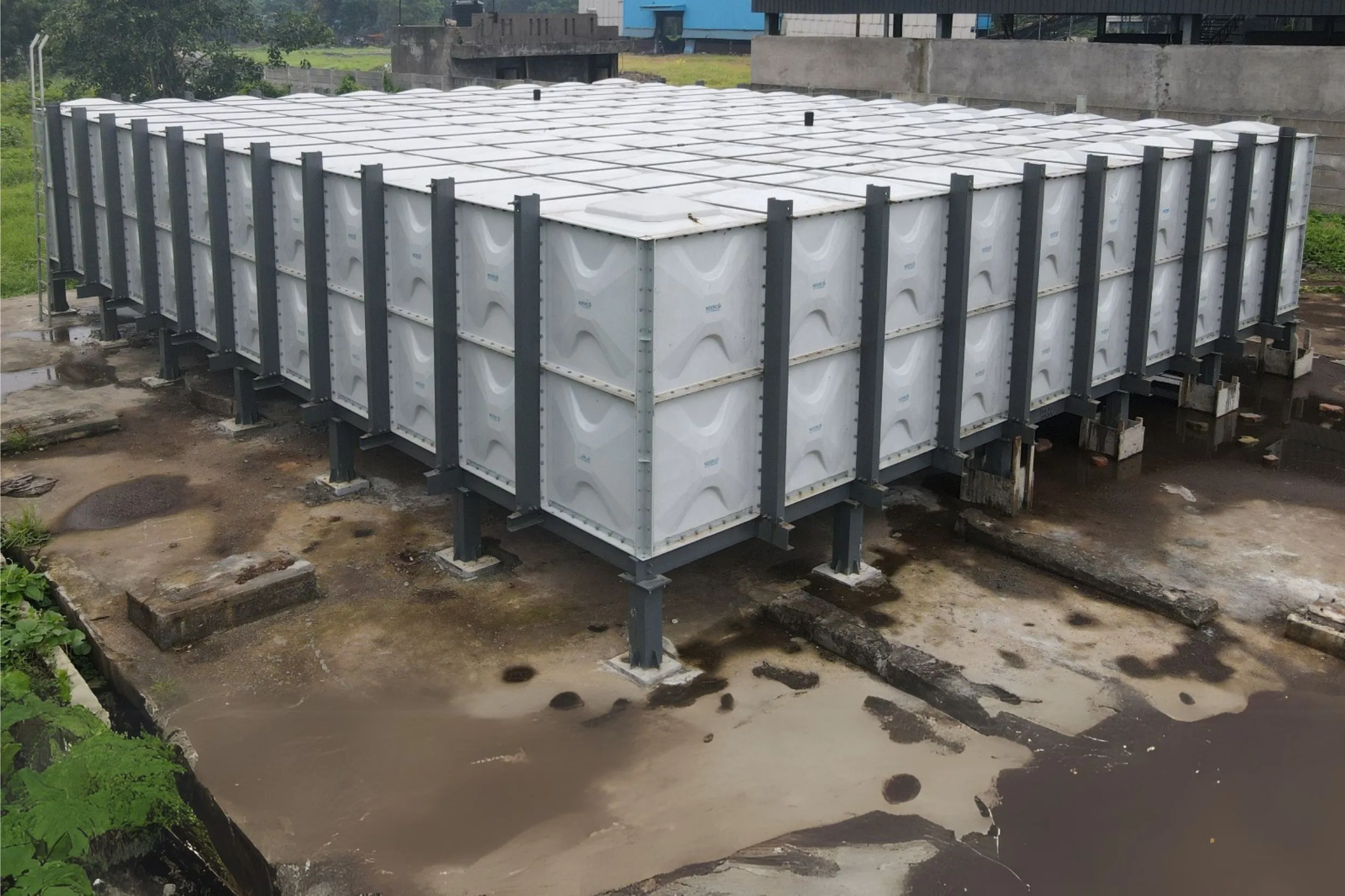 panel_tank.webp